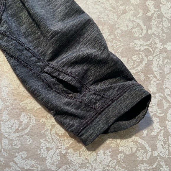 Lululemon ~ Women’s Long Sleeve Space Dye Back Ruffle Yoga Top in size 6 - Picture 8 of 14